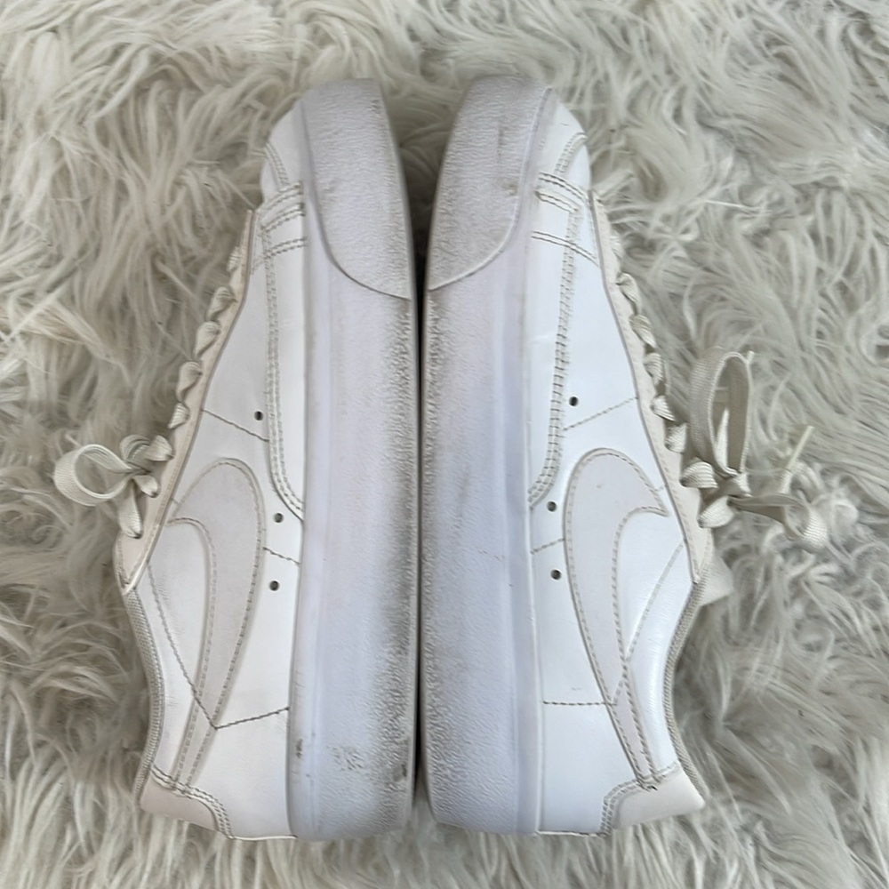 Nike Women's Blazer Low Platform Triple White Leather Sneaker Size 8 - Picture 10 of 12